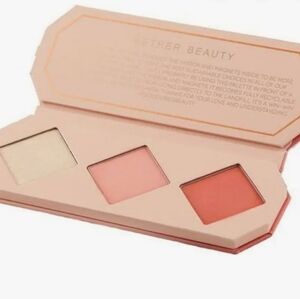 ĀTHR BEAUTY Crystal Charged Cheek Palette